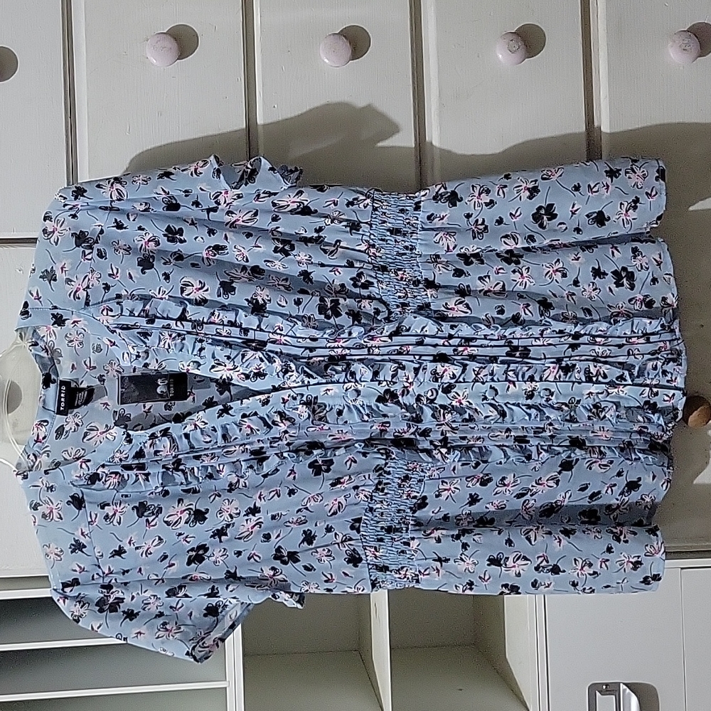 Torrid size 1 light blue blouse new